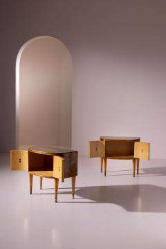 Pair of Italian Bedside Tables in Burl and Olive Glass 1950s - 4577167