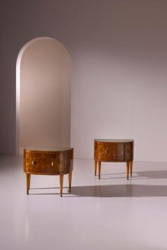 Pair of Italian Bedside Tables in Burl and Olive Glass 1950s - 4577169