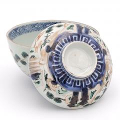 Pair of Japanese Imari Porcelain Covered Bowls circa 1880 - 2503417