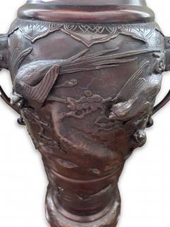 Pair of Japanese tall bronze floor vases with handles and bird relief - 4634247