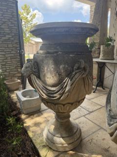 Pair of Large English 19th Century Urns from a Train Station - 4299138