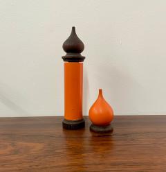 Pair of Laurids Lonborg salt pepper shakers in Rosewood and Orange Lacquer - 3963447