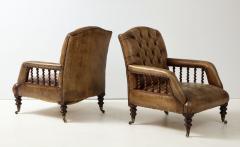 Pair of Leather Club Chairs - 2556795