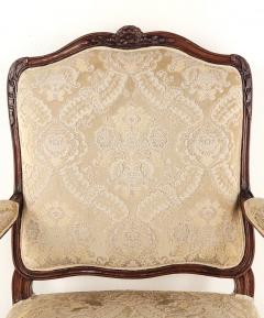 Pair of Louis XV Walnut Armchairs France circa 1740 - 3882466