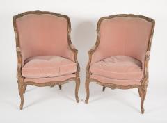 Pair of Louis XV Walnut Bergeres - 2113951