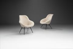 Pair of Lounge Chairs with Tubular Metal Legs Europe ca 1960s - 4100121