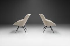 Pair of Lounge Chairs with Tubular Metal Legs Europe ca 1960s - 4100124