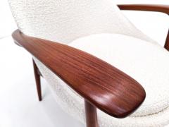 Pair of Mid Century Armchairs in White Boucle - 2521939