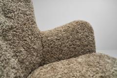 Pair of Mid Century Lounge Chairs in Sheepskin Europe Mid 20th Century - 4294574