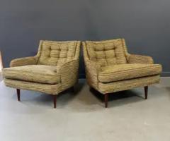 Pair of Mid Century Lounge Chairs with Walnut Legs in Original Beautiful Fabric - 3928520