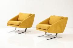 Pair of Mid Century Modern Lounge Chairs - 4684000