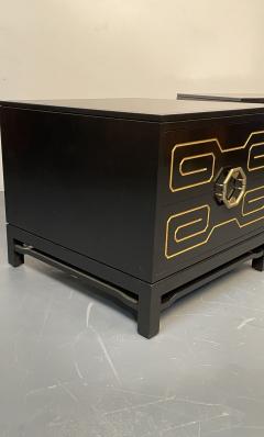 Pair of Mid Century Modern Nightstands Dressers Greek Key Mastercraft Style - 3080672