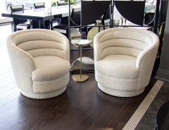 Pair of Modern Swivel Chairs in Boucle Cream Fabric - 3325886