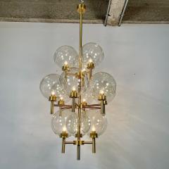 Pair of Monumental Mid Century Modern Style Chandeliers in Amber Glass and Brass - 3247147