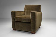 Pair of Moss Green Upholstered Club Chairs Europe First half of the 20th C - 4593174