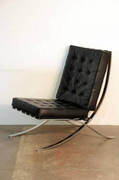 Pair of Oversized French 1970s Barcelona Style Chrome and Leather Chairs - 953498