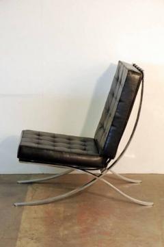 Pair of Oversized French 1970s Barcelona Style Chrome and Leather Chairs - 953500