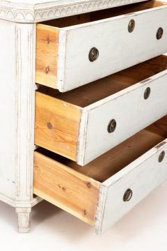 Pair of Painted Gustavian Chest of Drawers - 1179997