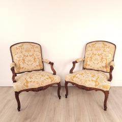 Pair of R gence Louis XV Walnut Armchairs France circa 1920 - 3882397