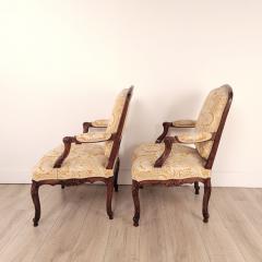 Pair of R gence Louis XV Walnut Armchairs France circa 1920 - 3882401