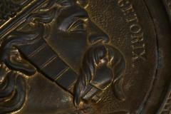 Pair of Repousses in Patinated Copper with Caesar and Vercingetorix 19th Century - 4394646