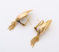 Pair of Retro Gold shell Form Earrings - 2987509