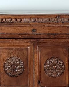 Pair of Similar Italian Walnut Bedside Cabinets 17th or 18th Century - 2647766
