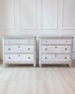 Pair of Swedish 19th Century Gustavian Style Chests of Drawers - 4571712