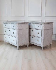 Pair of Swedish 19th Century Gustavian Style Chests of Drawers - 4571715