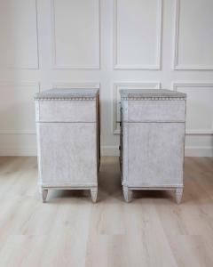 Pair of Swedish 19th Century Gustavian Style Chests of Drawers - 4571792