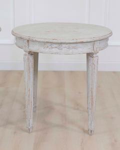 Pair of Swedish 20th Century Carved Round Tables - 4758067