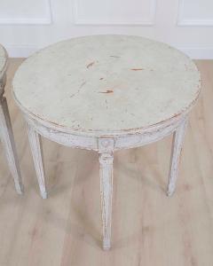 Pair of Swedish 20th Century Carved Round Tables - 4758068