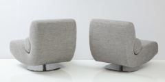Pair of Swivel Sculptural Lounge Chairs in Grey Boucl with Chrome Base Italy - 2600768