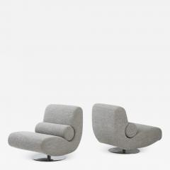 Pair of Swivel Sculptural Lounge Chairs in Grey Boucl with Chrome Base Italy - 2602581