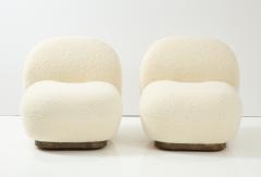 Pair of Swivel Slipper Lounge Chairs in Ivory Boucle and Brass Base Italy 2022 - 2717474