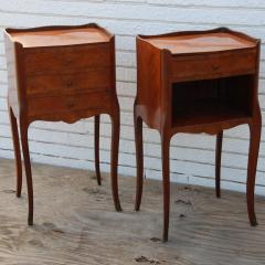 Pair of Traditional Mahogany Nightstands with Marquetry and Queen Anne Legs - 2797046