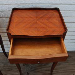 Pair of Traditional Mahogany Nightstands with Marquetry and Queen Anne Legs - 2797049