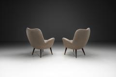 Pair of Upholstered Italian Armchairs with Tufted Buttons Italy 1950s - 4468984