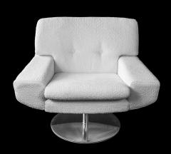 Pair of Vintage Italian White Boucle Textile and Wood Decor Swivel Armchairs - 3195494