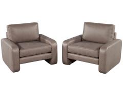 Pair of Vintage Mid Century Modern Leather Lounge Chairs - 2536074