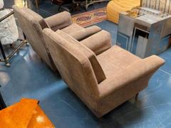 Pair of Vintage Upholstered Club Chairs - 4585914