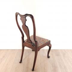 Pair of Walnut Queen Anne Chairs England circa 1710 - 2841794