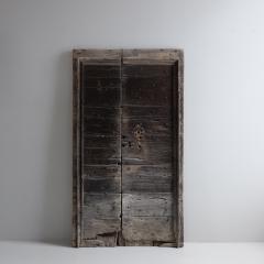 Pair of ancient wooden doors France - 4115582