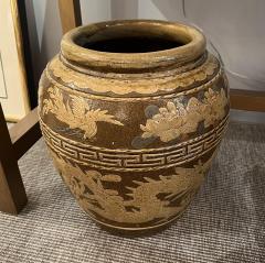 Pair of glazed ceramic Chinese export planters with a dragon motif and Greek key - 3287508