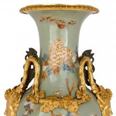 Pair of large Chinese porcelain vases with French ormolu mounts - 3204571