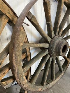 Pair of monumental wagon wheels from France - 4245133