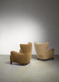 Pair of wingback lounge chairs - 1489664