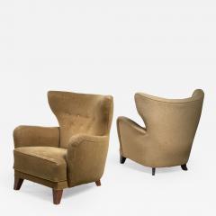 Pair of wingback lounge chairs - 1491038