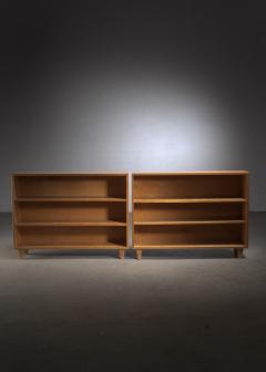 Pair of wooden bookcases - 3224075
