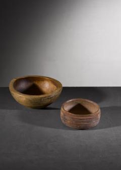 Pair of wooden folk art bowls - 3482402